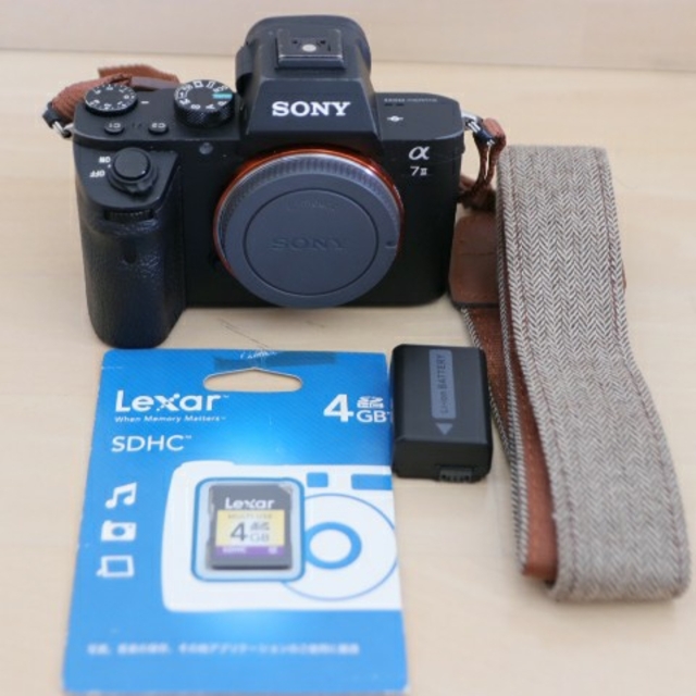 SONY ILCE−7M2 α7 Ⅱ（a7Ⅱ）ストラップ SDカード付カメラ