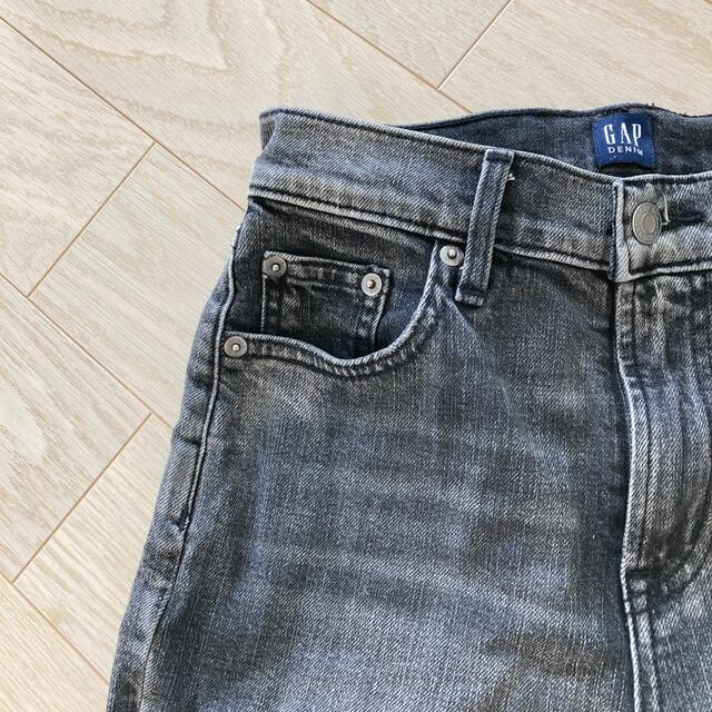 GAP(ギャップ)の切りっぱなし　ブラックデニム レディースのパンツ(デニム/ジーンズ)の商品写真