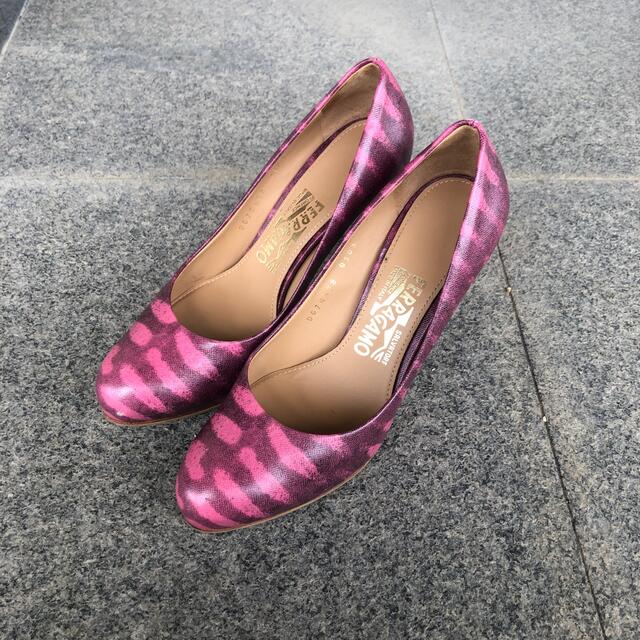 Salvatore Ferragamo(サルヴァトーレフェラガモ)のSalvatore Ferragamo パンプス　5 1/2 レディースの靴/シューズ(ハイヒール/パンプス)の商品写真