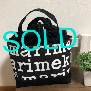 マリメッコ(marimekko)のマリメッコロゴ生地　ランチトートバッグ  ハンドメイド　保温保冷バック  (ランチボックス巾着)