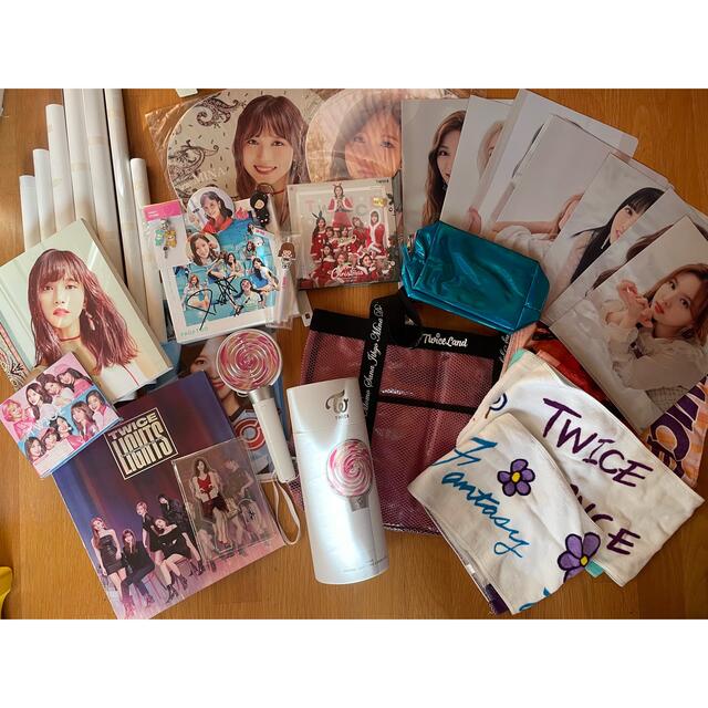 twice グッズセット　サイン入りアルバム付き　レア エンタメ/ホビーのCD(K-POP/アジア)の商品写真