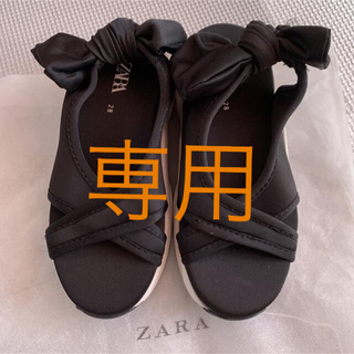 ザラキッズ(ZARA KIDS)の新品　ZARA スポサン　ブラック　サンダル　リボン(サンダル)