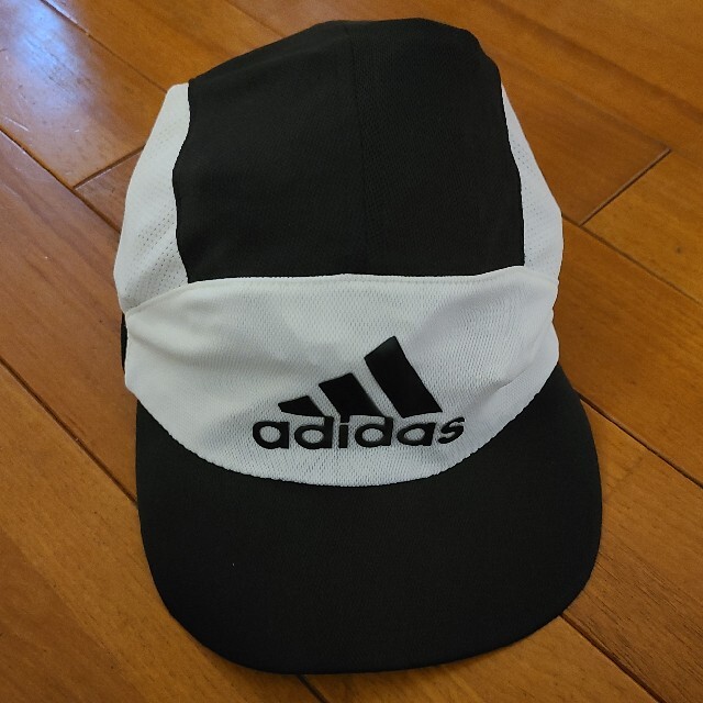 adidas(アディダス)のadidas　激安　小学生　54～57センチ キッズ/ベビー/マタニティのこども用ファッション小物(帽子)の商品写真