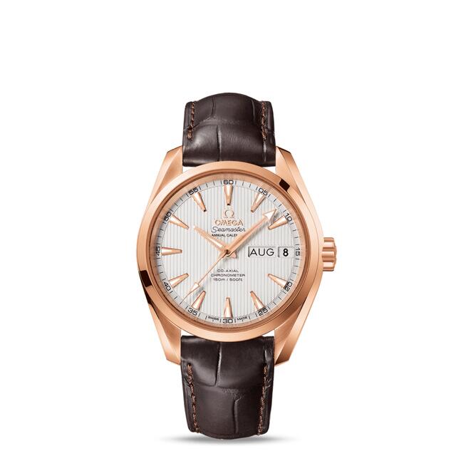 OMEGA(オメガ)のオメガ　OMEGA SEAMASTER コーアクシャル アニュアルカレンダー メンズの時計(腕時計(アナログ))の商品写真