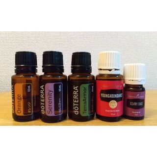 ドテラ(doTERRA)の【新品未開封と中古】ドテラ&ヤングリヴィング５本set(アロマオイル)