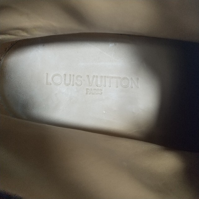 LOUIS VUITTON(ルイヴィトン)の未使用！新品同 /ルイ・ヴィトン/LOUIS VUITTON チャッカブーツ 7 メンズの靴/シューズ(ブーツ)の商品写真