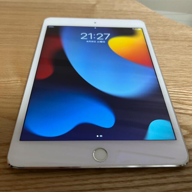 カラーシルバー【大容量128GBコスパ最強】iPad mini4 Wi-FiセルラーSIMフリ