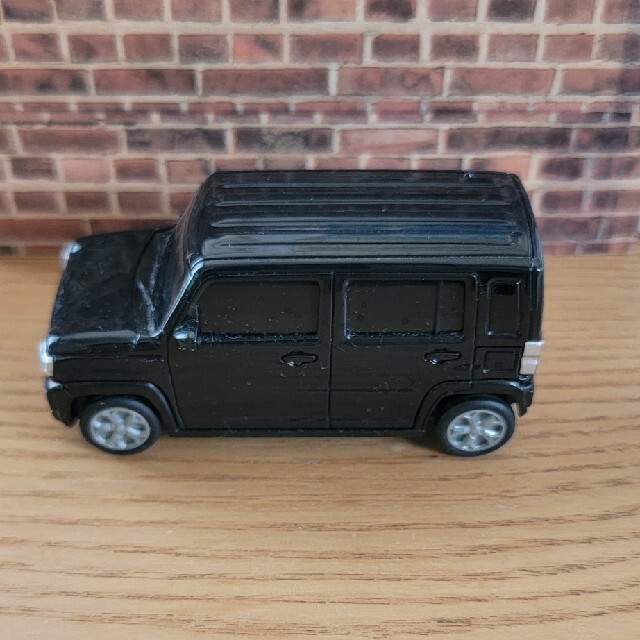 スズキ(スズキ)のハスラー ミニカー ブラック エンタメ/ホビーのおもちゃ/ぬいぐるみ(ミニカー)の商品写真