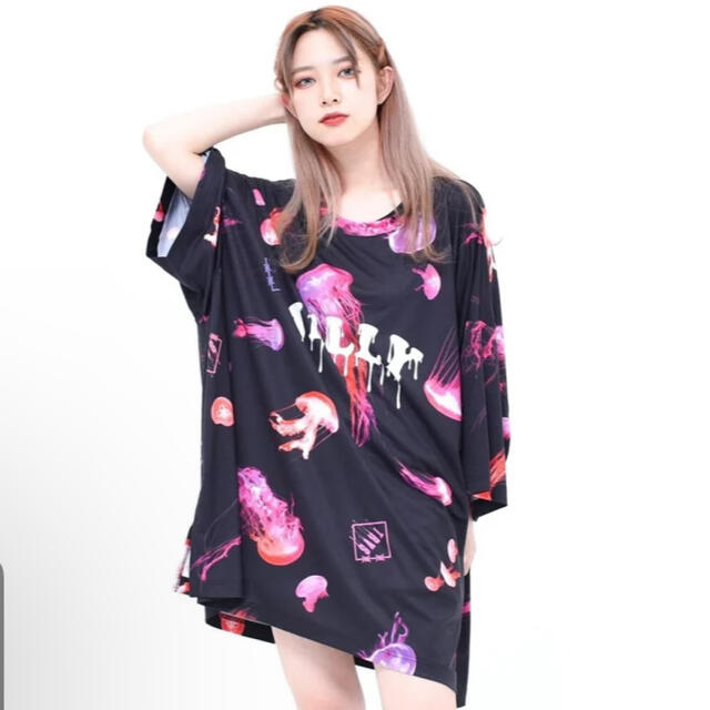 TRAVASTOKYO 総柄Tシャツ