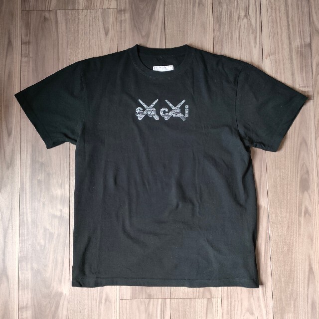 【激レア】sacai kaws 数量限定プリントＴシャツ