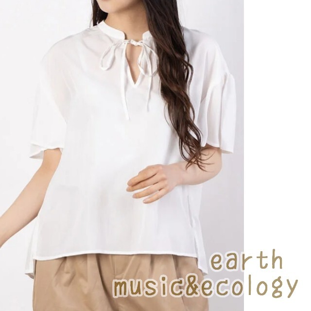 earth music & ecology(アースミュージックアンドエコロジー)のアース ボウタイフレアブラウス白 半袖新品 レディースのトップス(シャツ/ブラウス(半袖/袖なし))の商品写真