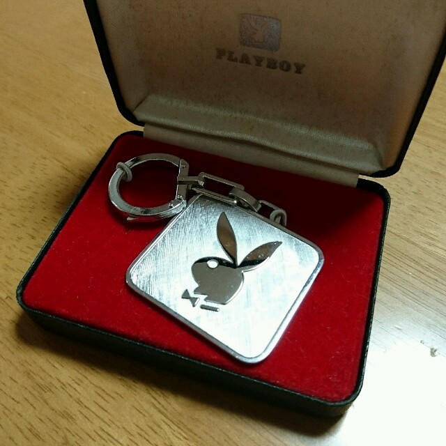 PLAYBOY(プレイボーイ)の【値下】【新品】PLAYBOY チャーム レディースのファッション小物(キーホルダー)の商品写真