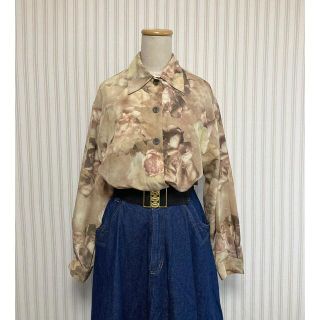 グリモワール(Grimoire)の古着　ヴィンテージ   総柄シャツ　アンティークフラワー　used ビンテージ(シャツ/ブラウス(長袖/七分))