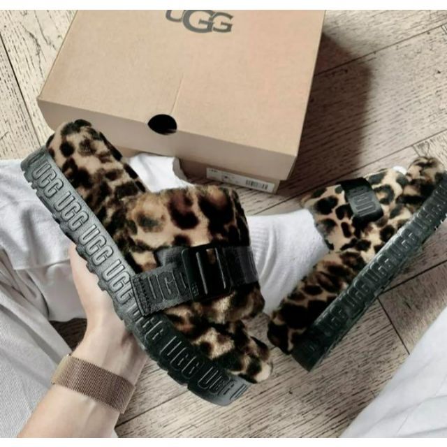 在庫あ人気 UGG - 定価1.9万 今季新作UGG アグレディース フラッフ