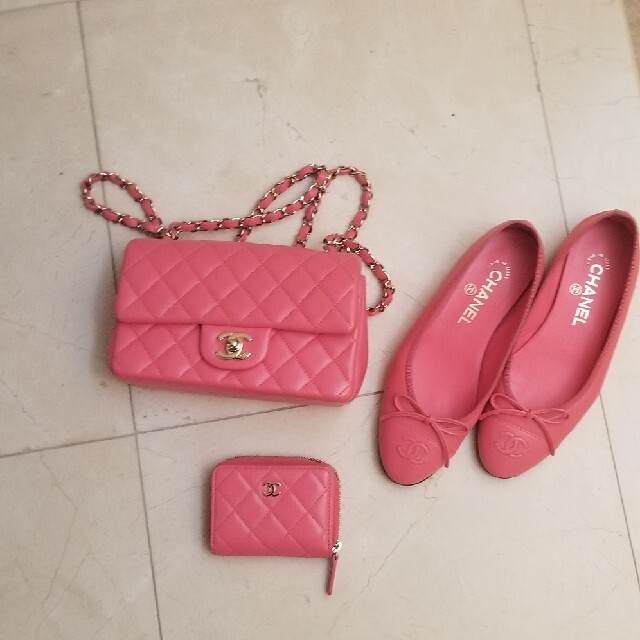 CHANEL(シャネル)のCHANEL レディースのバッグ(ショルダーバッグ)の商品写真