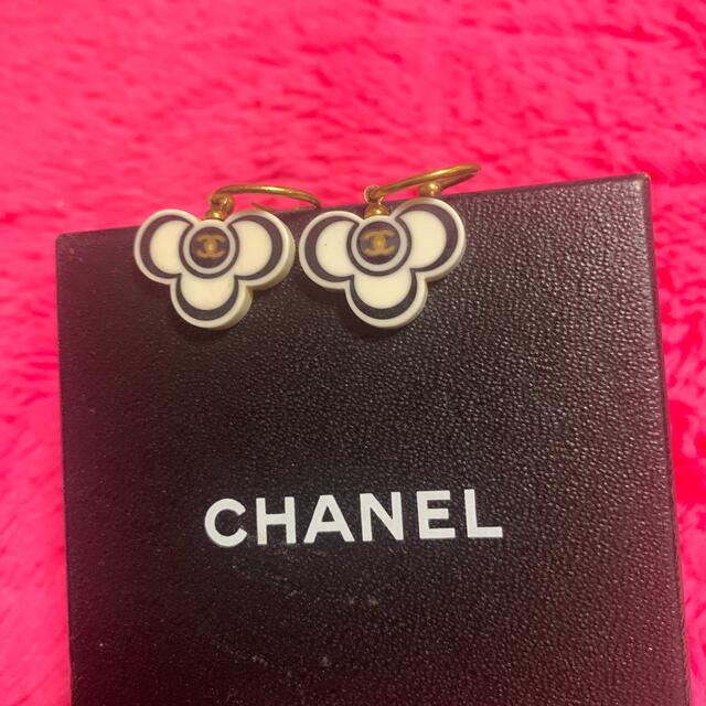 CHANELピアス