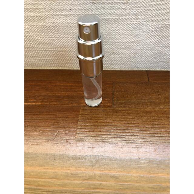 shiro(シロ)のSHIRO ホワイトリリー　ボディミストをアトマイザーに移し替えました　5ml コスメ/美容の香水(香水(女性用))の商品写真