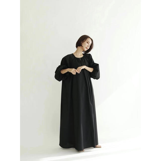 CLANE(クラネ)のlouren balloon sleeve gather dress レディースのワンピース(ロングワンピース/マキシワンピース)の商品写真