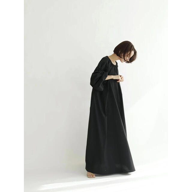 CLANE(クラネ)のlouren balloon sleeve gather dress レディースのワンピース(ロングワンピース/マキシワンピース)の商品写真