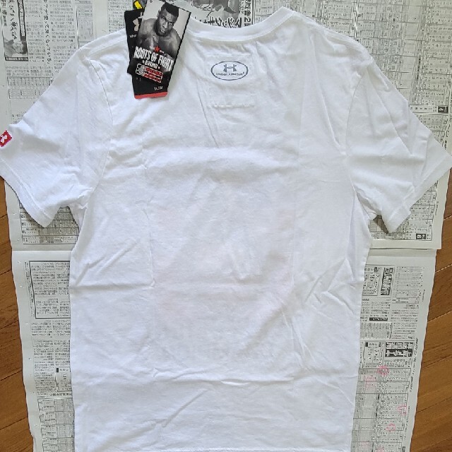 UNDER ARMOUR(アンダーアーマー)のTシャツ白 メンズのトップス(Tシャツ/カットソー(半袖/袖なし))の商品写真