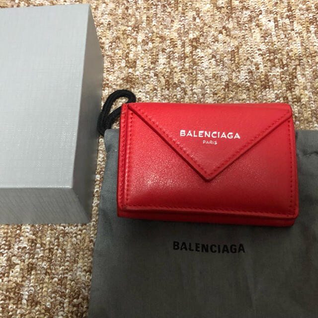 バレンシアガ　三つ折り財布　美品　レッド　赤　BALENCIAGA ミニ財布レディース