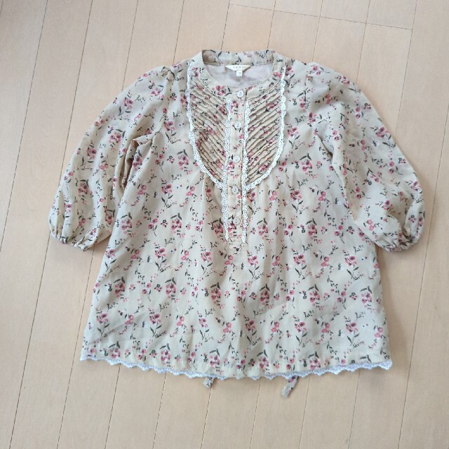 HusHush(ハッシュアッシュ)のHushushの花柄ワンピース100cm キッズ/ベビー/マタニティのキッズ服女の子用(90cm~)(ワンピース)の商品写真