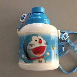 ショウガクカン(小学館)のドラえもん 水筒 ストロータイプ 550ml(水筒)