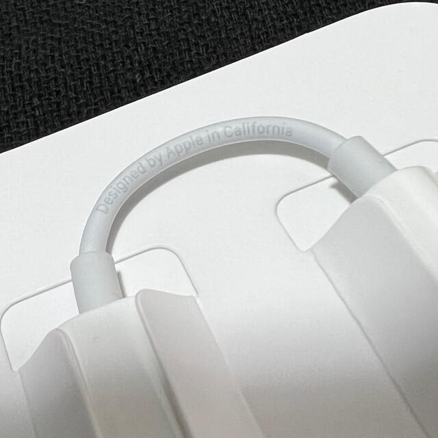 Apple(アップル)の【Apple純正品】イヤホン変換アダプター スマホ/家電/カメラのスマホアクセサリー(ストラップ/イヤホンジャック)の商品写真