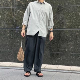 マーカウェア(MARKAWEAR)のmarkaware オーガニックウールトロピカル　クラシックフィットトラウザーズ(スラックス)