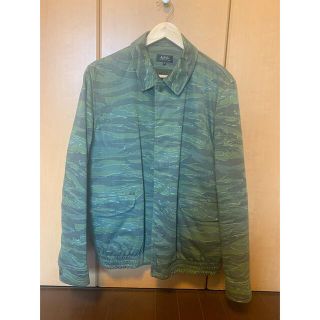 アーペーセー(A.P.C)のA.P.C ブルゾン　Mサイズ　グリーン(迷彩柄) (ブルゾン)