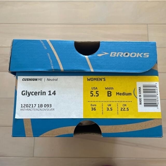 Brooks(ブルックス)のBROOKS ランニングシューズ　22.5cm       新品✨ スポーツ/アウトドアのランニング(シューズ)の商品写真
