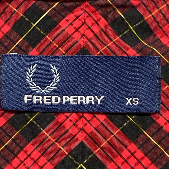 FRED PERRY(フレッドペリー)のFRED PERRY メンズ　長袖シャツ　XSサイズ　チェック　ワンポイント刺繍 メンズのトップス(シャツ)の商品写真