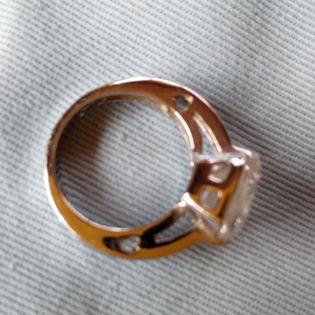 指輪　キュービックジルコニア　新品　四角形 レディースのアクセサリー(リング(指輪))の商品写真
