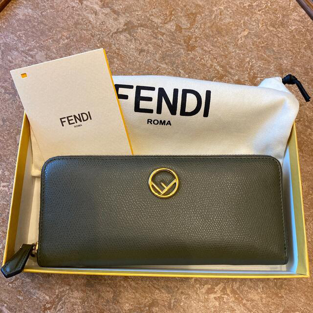 【値下げ】FENDI 長財布のサムネイル