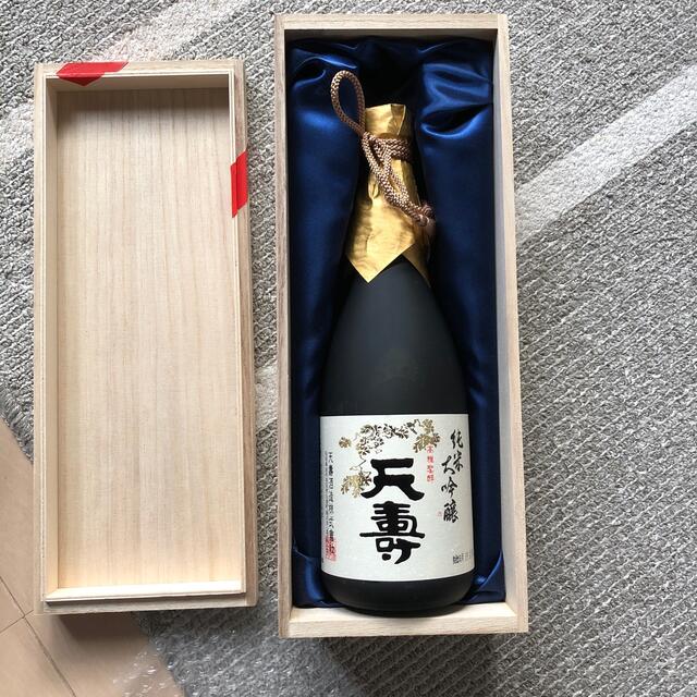 天寿　純米大吟醸　720ml 食品/飲料/酒の酒(日本酒)の商品写真