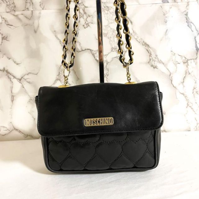 MOSCHINO ハート　キルティング　ショルダーバッグ　ポシェット　モスキーノ