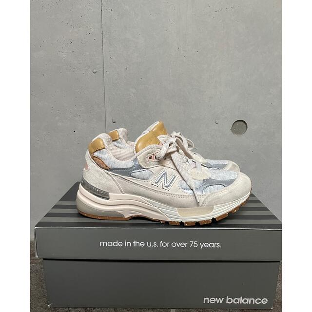 New Balance(ニューバランス)の専用　希少サイズ　ニューバランスW992FN 22.0 レディースの靴/シューズ(スニーカー)の商品写真