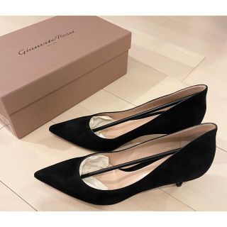 ジャンヴィットロッシ(Gianvito Rossi)のgianvito rossi パンプス38.5 ヒール5.5cm 新品未使用(ハイヒール/パンプス)