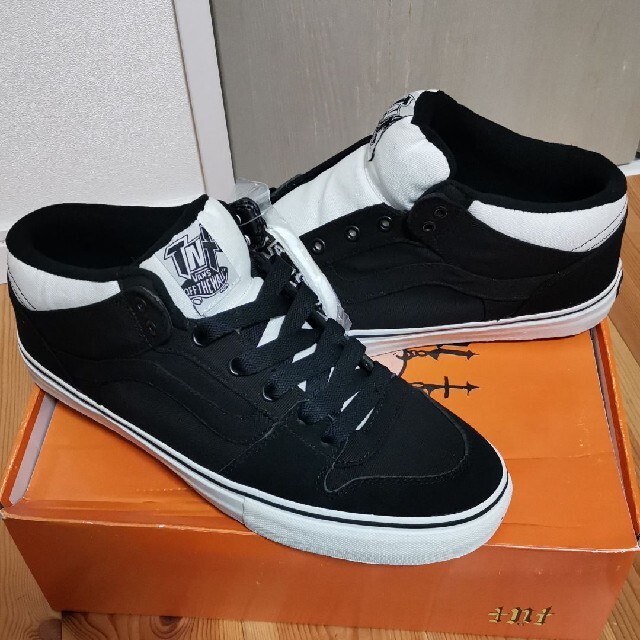 VANS(ヴァンズ)の【早い者勝ち値引き新品未使用】VANS TNT Ⅱ MID ブラック29cm メンズの靴/シューズ(スニーカー)の商品写真