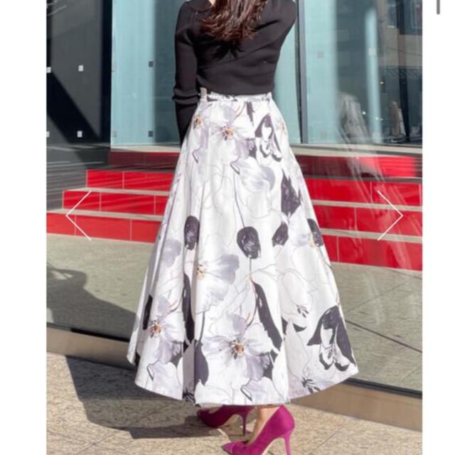 rienda(リエンダ)のアートフラワーJ/WフレアSK レディースのスカート(ロングスカート)の商品写真