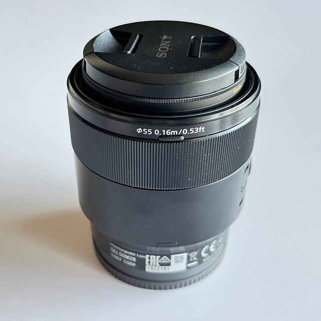 SONY(ソニー)の【中古美品】SONY SEL50M28 FE 50mm F2.8 Macro スマホ/家電/カメラのカメラ(レンズ(単焦点))の商品写真