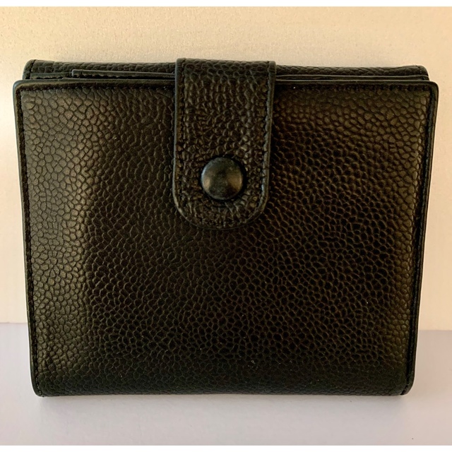 CHANEL(シャネル)の CHANEL シャネル　キャビアスキン　二つ折り財布 レディースのファッション小物(財布)の商品写真