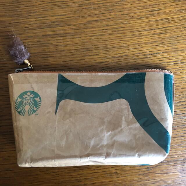 Starbucks Coffee(スターバックスコーヒー)のスタバ 紙袋 ビニール ポーチ チャーム付き ハンドメイドのファッション小物(ポーチ)の商品写真