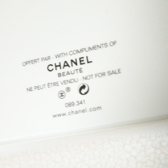 CHANEL(シャネル)の【CHANEL】未使用シャネル   ダブルファスナー ポーチ　ノベルティ レディースのファッション小物(ポーチ)の商品写真