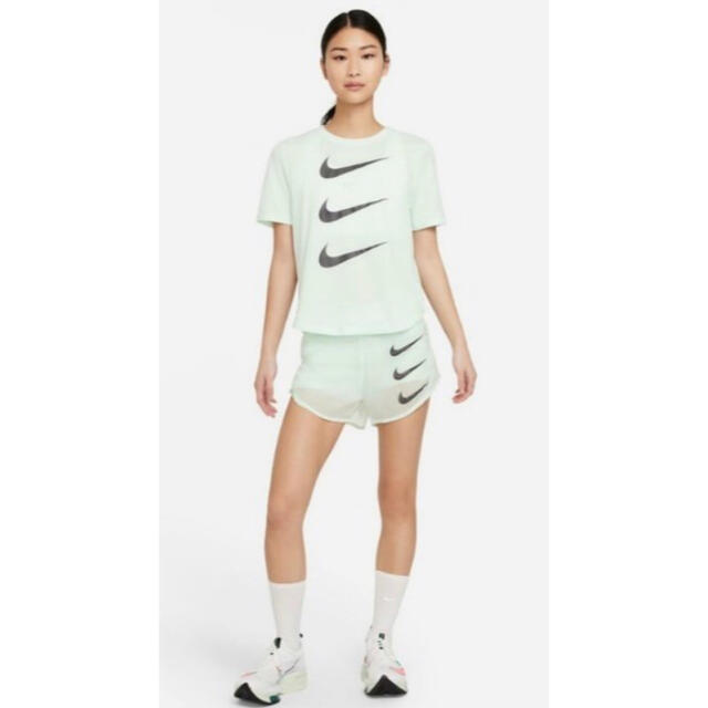 NIKE(ナイキ)のナイキ ランニングウェア Tシャツ 半袖 レディース ラン ディビジョン レディースのトップス(Tシャツ(半袖/袖なし))の商品写真