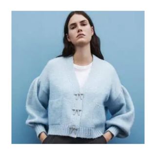 ザラ(ZARA)のリボンボタンカーディガン (カーディガン)