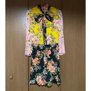 ザラ(ZARA)のZARA 花柄ワンピース　新品未使用(ひざ丈ワンピース)