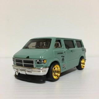 ホットウィール DODGE VAN カスタム品 ゴールドメッキ ムーンアイズの通販｜ラクマ