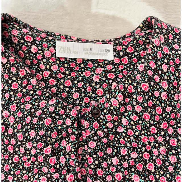 ZARA(ザラ)のお値下げ中♡ZARA♡Girls（128cm）お花柄ワンピース キッズ/ベビー/マタニティのキッズ服女の子用(90cm~)(ワンピース)の商品写真