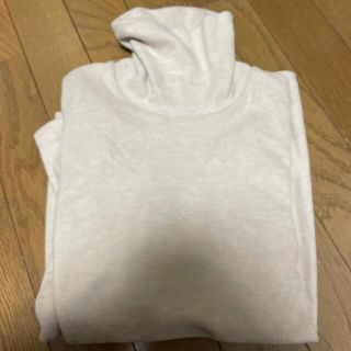 ユニクロ(UNIQLO)のユニクロ ヒートテックフリースタートルネックT ベージュ(Tシャツ(長袖/七分))